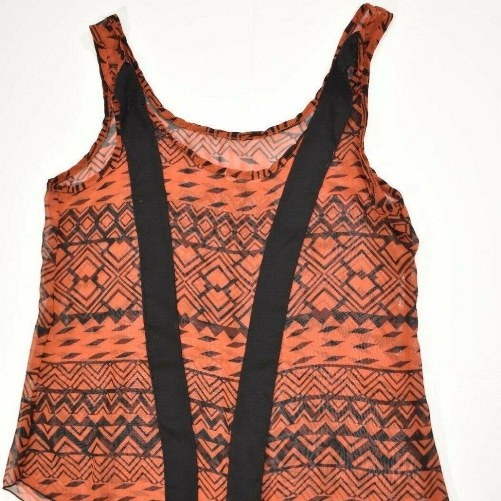 Edge Tank Blouse - Picture 3 of 4